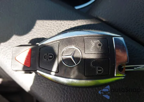 2009 Mercedes-Benz C 63 Amg из США, поврежденный, VIN WDDGF77X79F220017